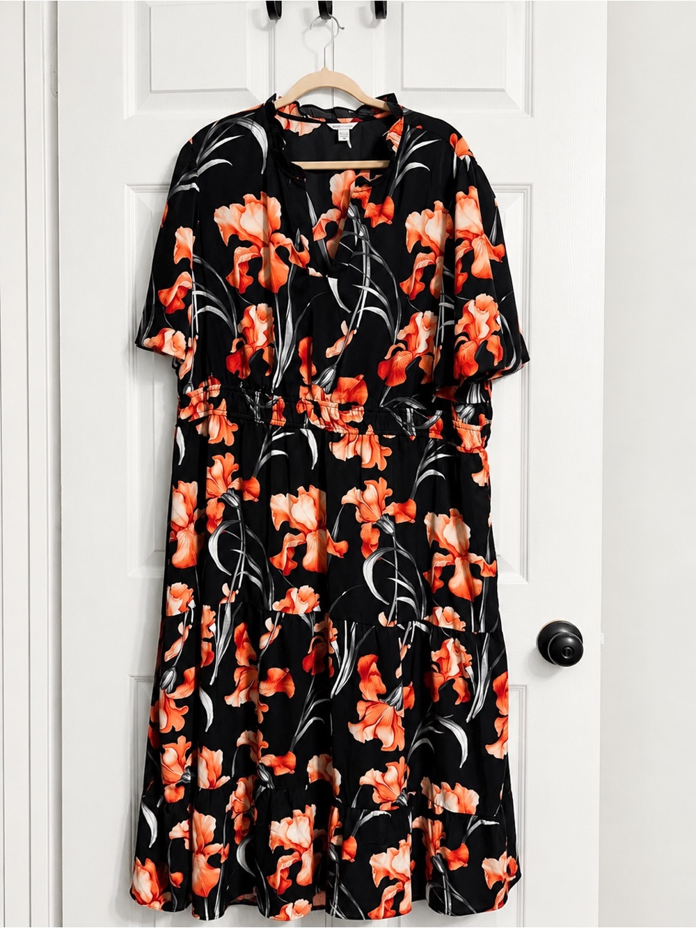 Cato Plus Size Black & Coral Floral Maxi Dress | Flowy Lightweight Silky Fabric